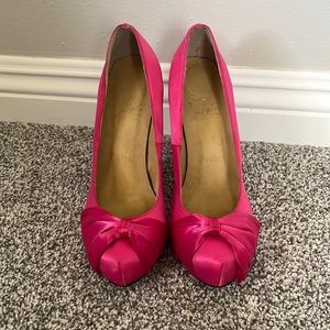 Hot pink Loubotin bow heels 👠 BNWT